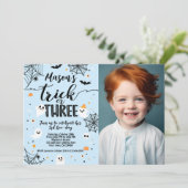 Trick or Three Blue Halloween Cute Ghost Einladung (Stehend Vorderseite)