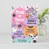 Trick Or Three Halloween Groovy Geist 3. Geburtsta Einladung (Stehend Vorderseite)