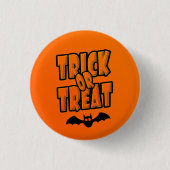 Trick or Treat Black & Orange Cute Flying Bat - Button (Vorderseite)