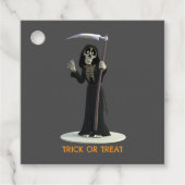 Trick or Treat. Cartoon Grim Reaper Geschenkanhänger (Vorderseite)