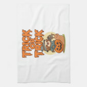 Trick or Treat Classic T-Shirt Geschirrtuch (Vertikal)