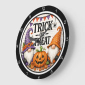 Trick or Treat Gnome Halloween Große Wanduhr (Winkel)