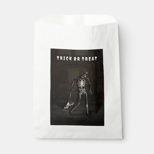 Trick or Treat. Man dressed as skeleton Geschenktütchen (Vorderseite)