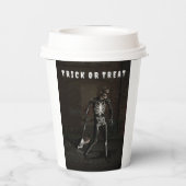 Trick or Treat. Man dressed as skeleton Pappbecher (Rückseite)