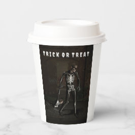 Trick or Treat. Man dressed as skeleton Pappbecher