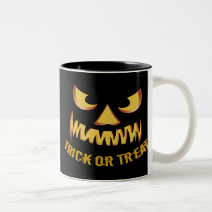 Trick or Treat with Pumpkin Face Zweifarbige Tasse