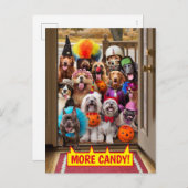 Trick-or-Treating Hunde Einladungspostkarte (Vorne/Hinten)