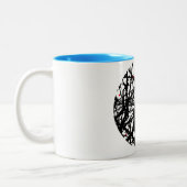 Trickster-Kaninchen im Briar-Flecken Zweifarbige Tasse (Links)