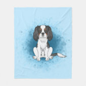 Tricolor Cavalier King Charles Spaniel Dog On Blue Fleecedecke (Vorderseite)