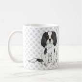 Tricolor Cavalier King Charles Spaniel Dog & Paws Kaffeetasse (Links)