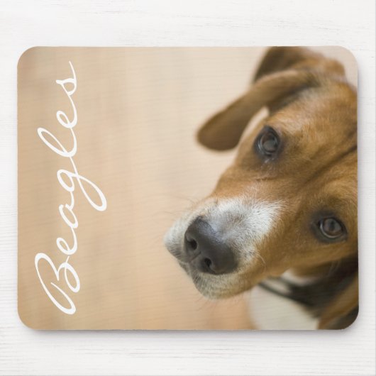 Tricolored Beagle-Hundehintergrund Mousepad (Vorne)