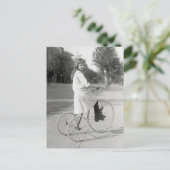 Tricycle für Mädchen, 1917 Postkarte (Stehend Vorderseite)