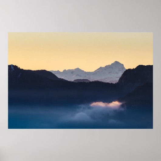 Triglav-Berg bei Sonnenuntergang Poster (Vorne)