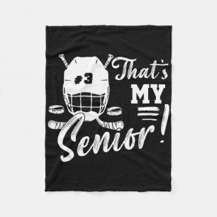 Trikotnummer 03 Hockey-Mama Das ist mein Senior-Ho Fleecedecke