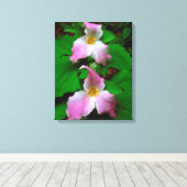 Trillium-Wildblume Leinwanddruck (Insitu (Holzboden))