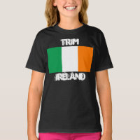 Trim, Irland mit irischer Flagge Kinder