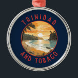 Trinidad und Tobago Caribbean Distressed Circle Ornament Aus Metall<br><div class="desc">Trinidad und Tobago Retro Vektor Reise Design. Trinidad und Tobago ist bekannt für seine Strände,  seine Kultur und seine Tierwelt. Das Land gilt als eines der wohlhabendsten und industrialisierten in der Karibik.</div>