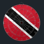 Trinidad und Tobago Flag Dartscheibe<br><div class="desc">Nationale Flagge von Trinidad und Tobago 

Die Trinidad und Tobago Fahne ist eine dreifarbige Flagge mit einem diagonalen schwarz-weißen Band vor einem roten Hintergrund. Es wurde 1962 adoptiert und hat ein Verhältnis von 2:3. Es gibt noch viele weitere Produkte mit Trinidad und Tobago Designs im Flag Gift Shop.</div>