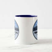 Trinity Alps California Camping Zweifarbige Tasse (Mittel)