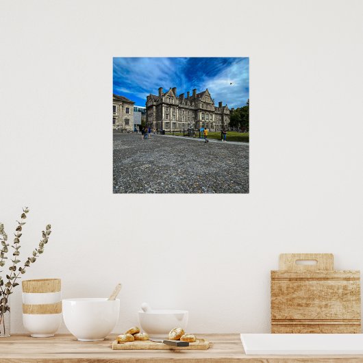 Trinity Uni Old Gebäude in Dublin, Irland Poster (Küche)