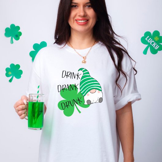 Trink getrunken Betrunken Gnome Clover St. Patrick T-Shirt