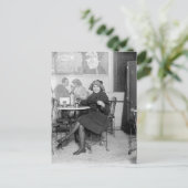 Trinken aus einer versteckten Flasche, 1922 Postkarte (Stehend Vorderseite)