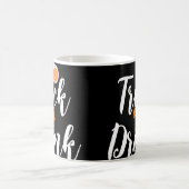 Trinken oder Trick | Einfache Halloween-Kürbis Kaffeetasse (Mittel)