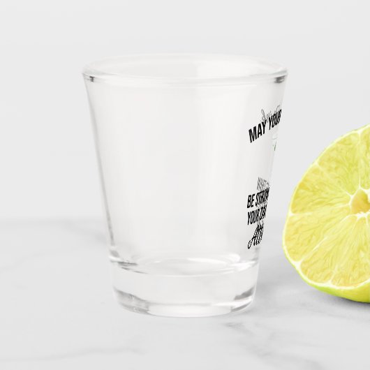 Trinken Sie mehr als Ihr Töchterchen Schnapsglas (Links)