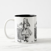 Trinken Sie mich (Alice im Wunderland) Zweifarbige Tasse (Links)