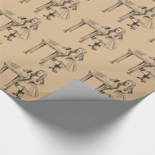 Trinken Sie mir Alice im Wunderland Geschenkpapier (Ecke)