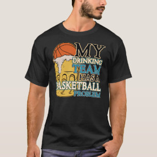 Trinkender Team-Basketball T-Shirt