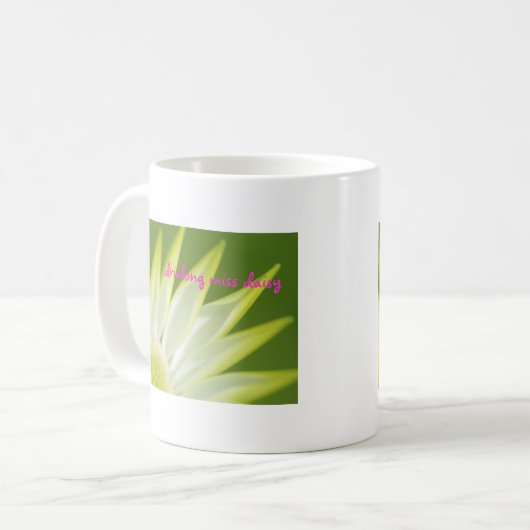 Trinkendes Fräulein Daisy Mug Kaffeetasse (Vorderseite Links)