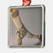 Trinkendes Horn des Elfenbeinstoßzahns mit Silbernes Ornament (Links)