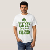 Trinkendes Party lustiger St. Pattys Tages T-Shirt (Vorne ganz)