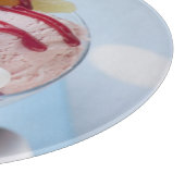 Trio der Eiscreme und des süßen Eiscremebechers Schneidebrett (Ecke)