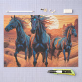 Trio der Wilden Pferde in der Wüste bei Sonnenunte Seidenpapier (Handwerk)