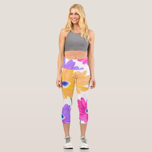 Trio of Joy: Bright Floral  Capri Leggings (Vorderseite)