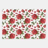 Trio of Romantic Red Roses Foliage on Multi Tones Geschenkpapier Set (Vorderseite)