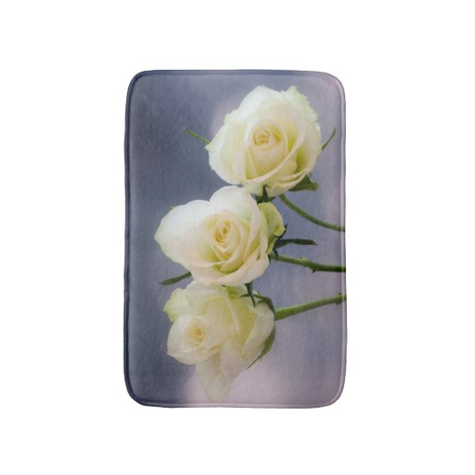 Trio of White Roses Bath matte (Vorderseite Vertikal)