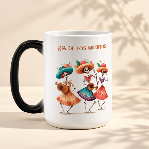 Trio tanzender Calavera zum Día de los Muertos Verwandlungstasse
