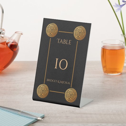 Triple Celtic Knot Swirl Wedding Sockelschild (In SItu)