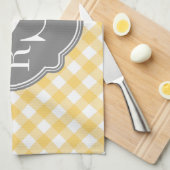 Triple Monogram Grau Yellow Gingham Pattern Handtuch (Viertel Falte)