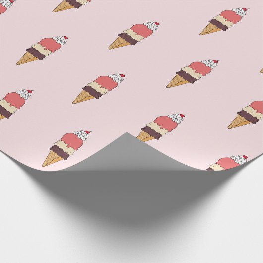 Triple Scoop Ice Creme Cone Geschenkpapier (Ecke)