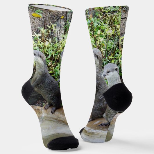 **"Triple Trouble: The Adventures of Otter Triole Socken (Gewinkelt)