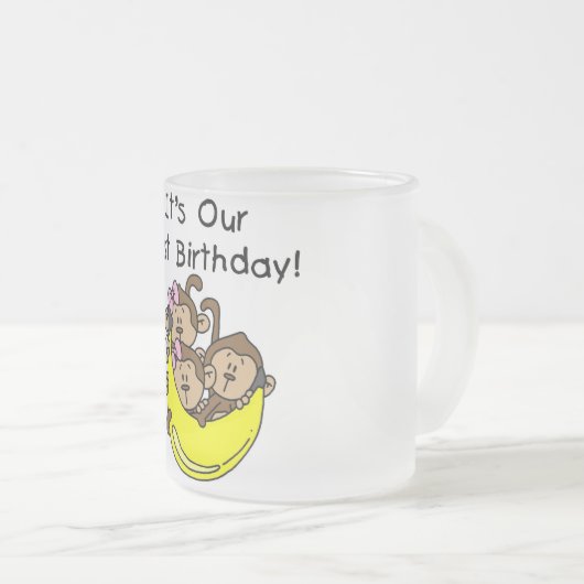 Triplets 1. - Zwei Girls One Boy Tshirts und Gesch Mattglastasse (VorderseiteRechts)