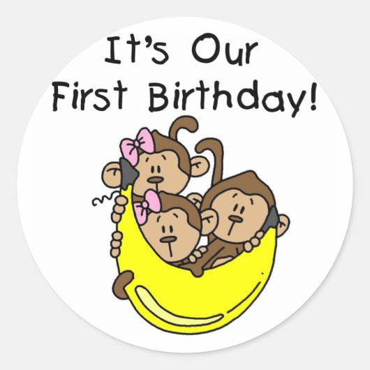 Triplets 1. - Zwei Girls One Boy Tshirts und Gesch Runder Aufkleber (Vorderseite)