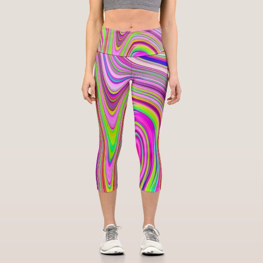 Trippelgelb und rosa Abstrakte Groovy Retro Art Capri Leggings (Vorderseite)
