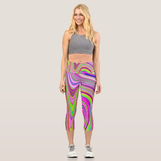 Trippelgelb und rosa Abstrakte Groovy Retro Art Capri Leggings (Vorderseite)