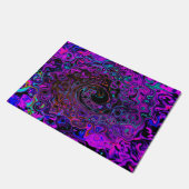 Trippy Black und Magenta Retro Liquid Swirl Fußmatte (Schrägansicht)