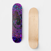 Trippy Black und Magenta Retro Liquid Swirl Skateboard (Vorderseite)